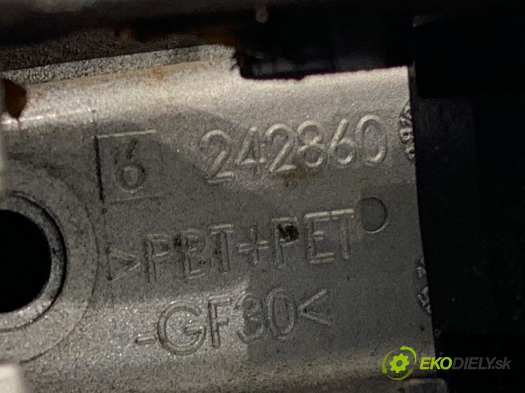 TOYOTA YARIS III liftback 2016 73 kW 1.3 (NSP130_) 1329 Kľučka vonkajšia ľavy zad