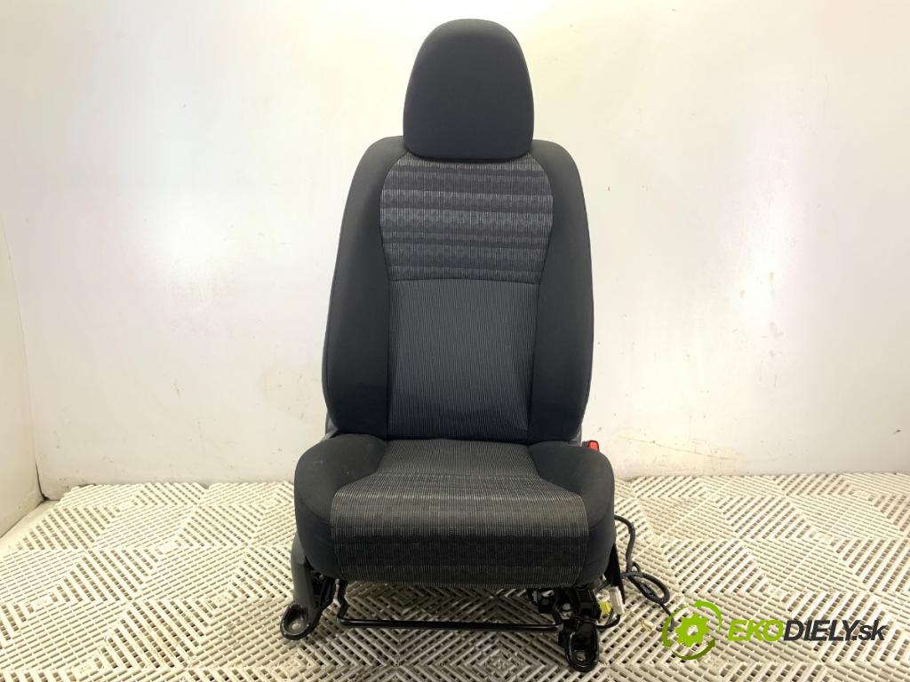 TOYOTA YARIS III liftback 2016 73 kW 1.3 (NSP130_) 1329 Sedadlo pravy predný 
