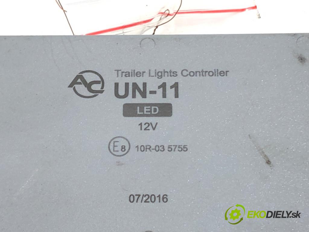 TOYOTA YARIS III liftback 2016 73 kW 1.3 (NSP130_) 1329 Modul ťažného oka UN-11 10R-035755 (Riadiaca jednotka ostatné)