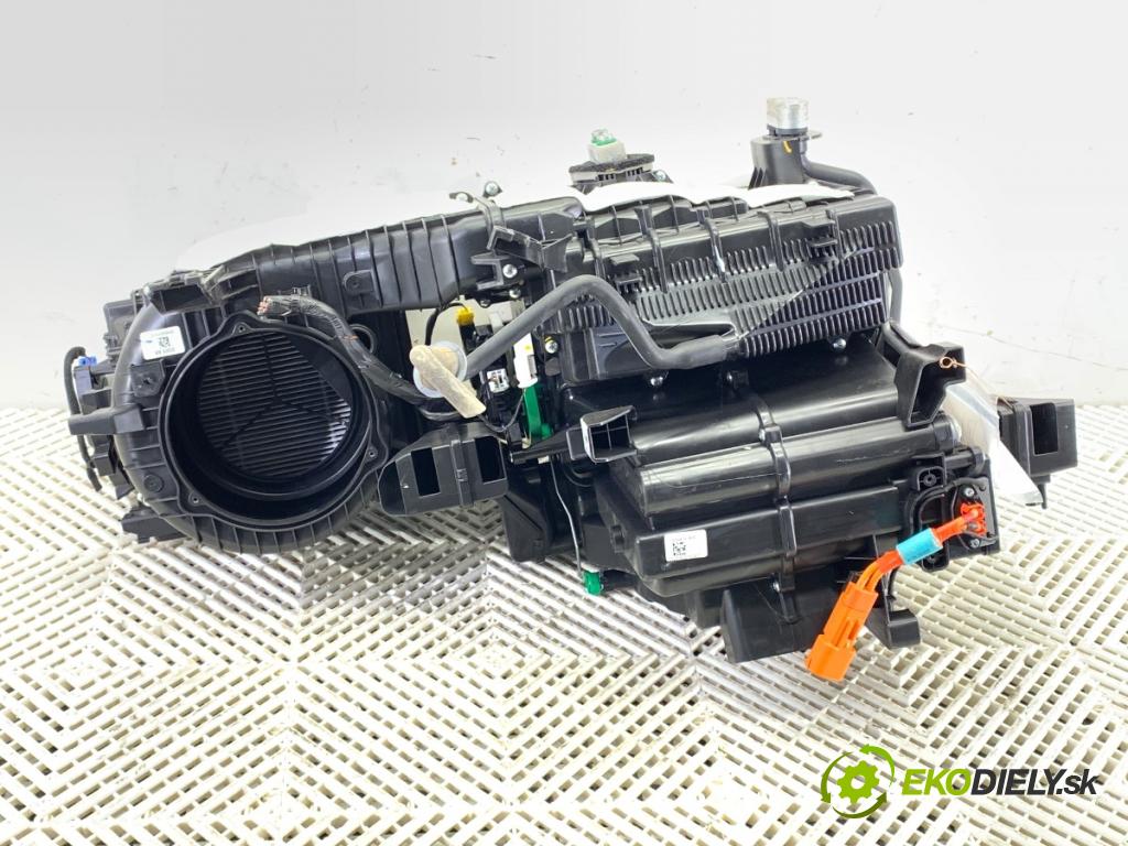 HYUNDAI KONA SUV 2020 150 kW EV  Výhrevné teleso, radiátor kúrenia  (Radiátor kúrenia)