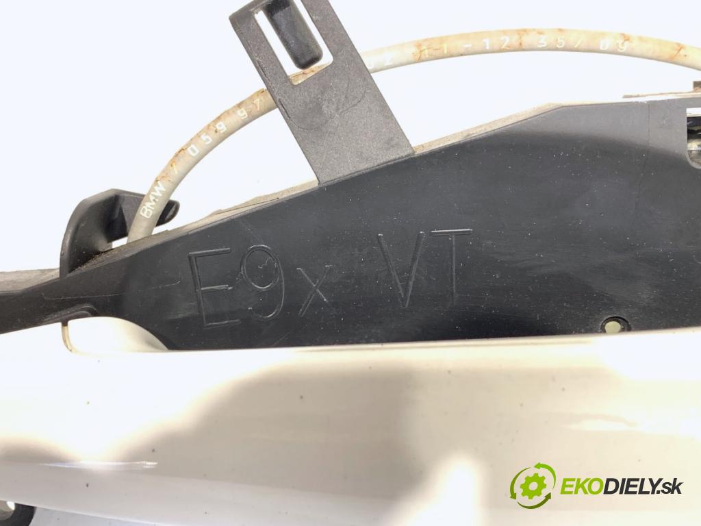 BMW E91 Kombi 2009 105 kW 318 i 1995 Kľučka vonkajšia ľavy predný