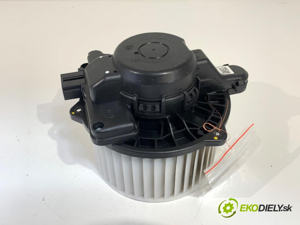 HYUNDAI KONA SUV 2020 150 kW EV topení EB1D1PPJAA