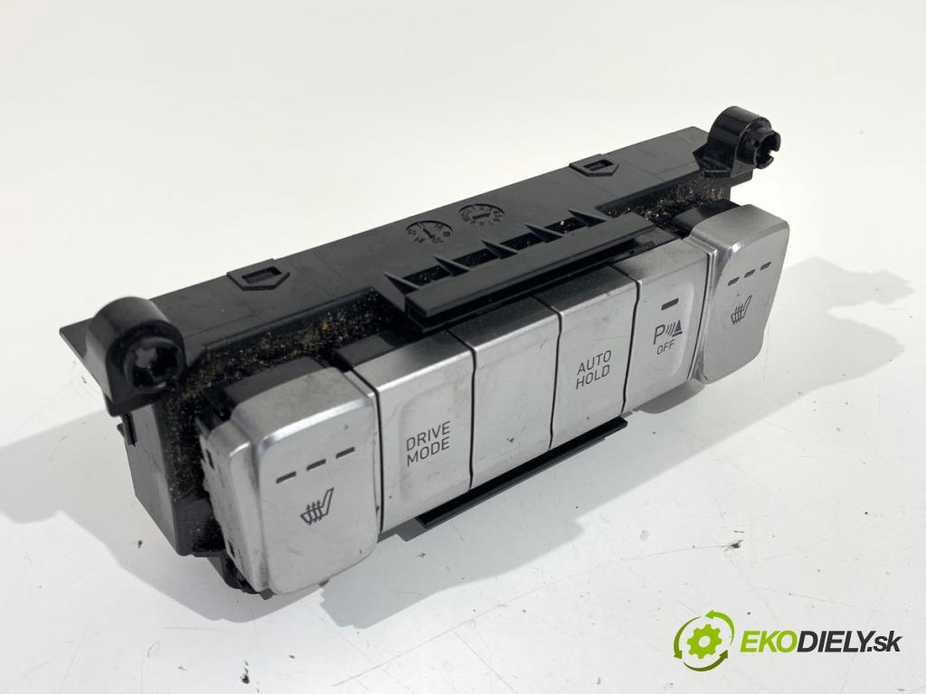 HYUNDAI KONA SUV 2020 150 kW EV  Prepínač ohrievania, vyhrievania sedačky 93300-K4080 (Prepínacie páčky pod volantom)