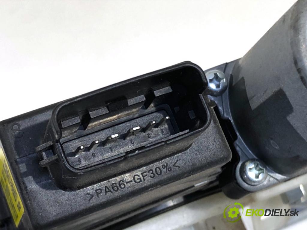 HYUNDAI KONA SUV 2020 150 kW EV  mechanismus okna pravý přední část 82402-J9010