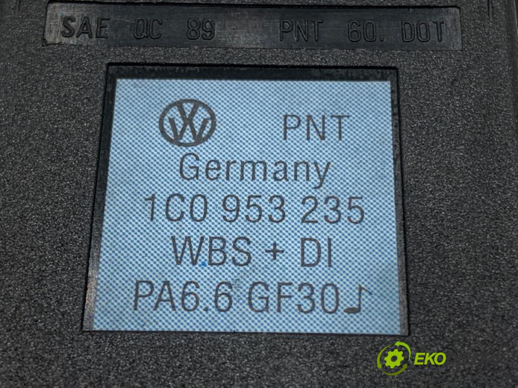 VW NEW BEETLE liftback 2000 66 kW 1.9 TDI 1896 Spínač svetiel výstražných (núdzových) 1C0953235 (Prepínacie páčky pod volantom)
