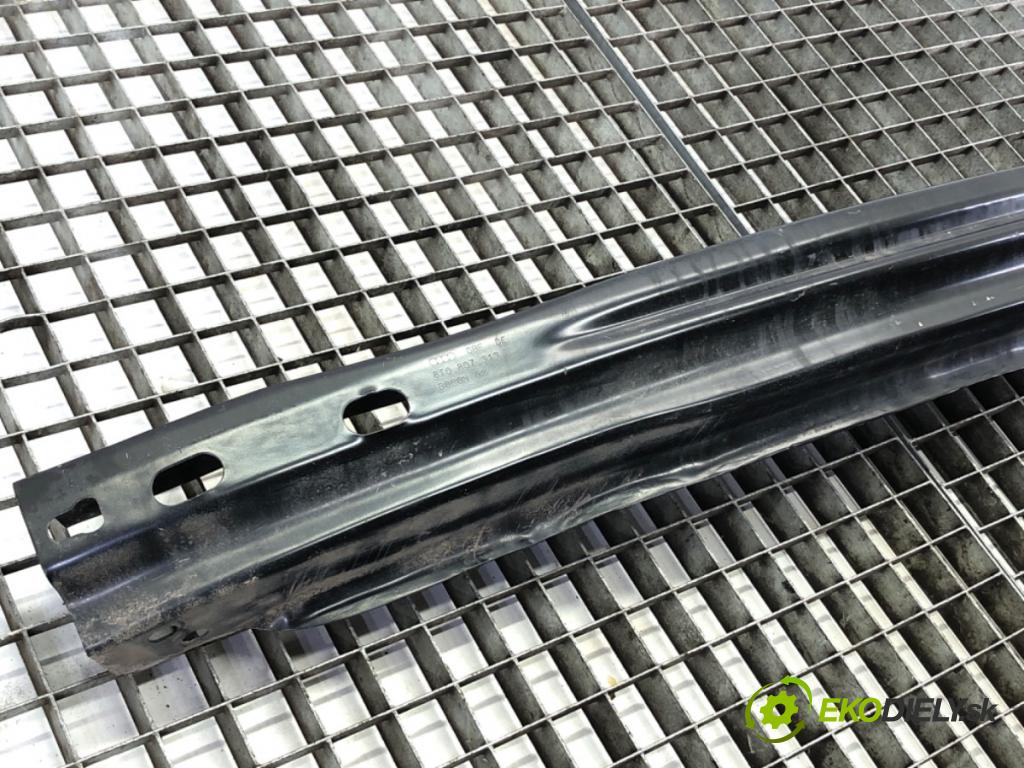 AUDI A4 B8 sedan 2014 140 kW 2.0 TDI 1968 výztuha nárazníka zadní část 8T0807313 (Výztuhy zadní)