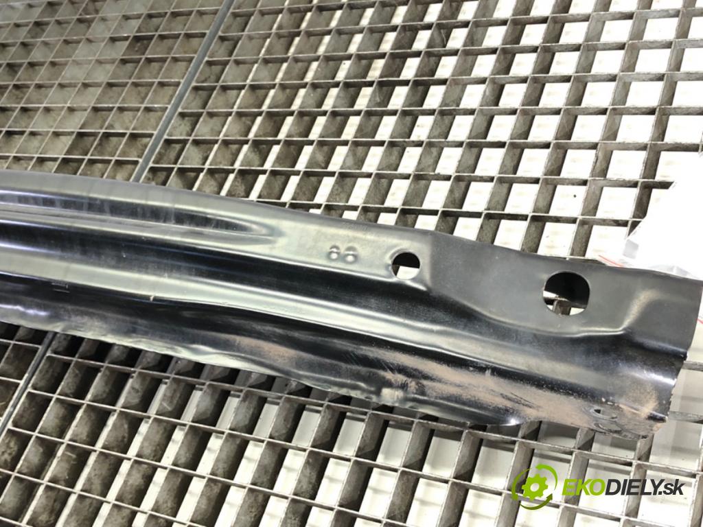 AUDI A4 B8 sedan 2014 140 kW 2.0 TDI 1968 výztuha nárazníka zadní část 8T0807313 (Výztuhy zadní)