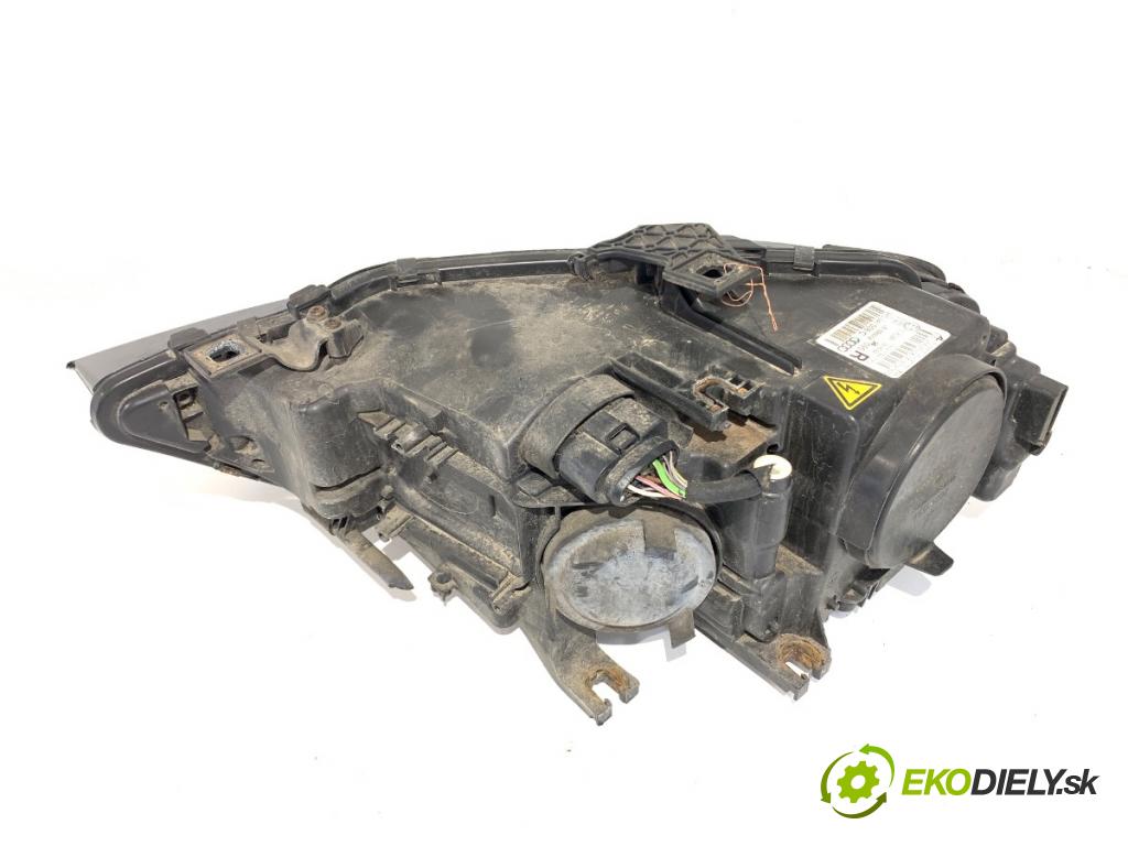 AUDI A4 B8 sedan 2014 140 kW 2.0 TDI 1968 světlomet pravý přední část XENON 8K0941006C