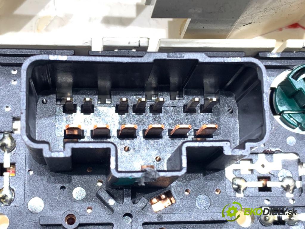 NISSAN MICRA K13 liftback 2014 59 kW 1.2 1198 Panel ovládania kúrenia 275103HN1B (Prepínacie páčky pod volantom)