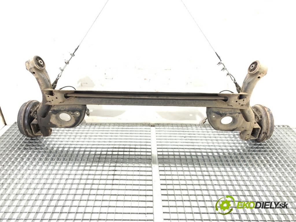 NISSAN MICRA K13 liftback 2014 59 kW 1.2 1198 výztuha zadní část 