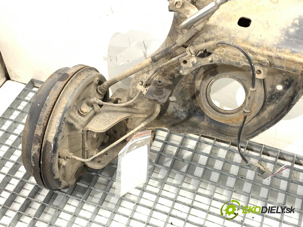 NISSAN MICRA K13 liftback 2014 59 kW 1.2 1198 výztuha zadní část