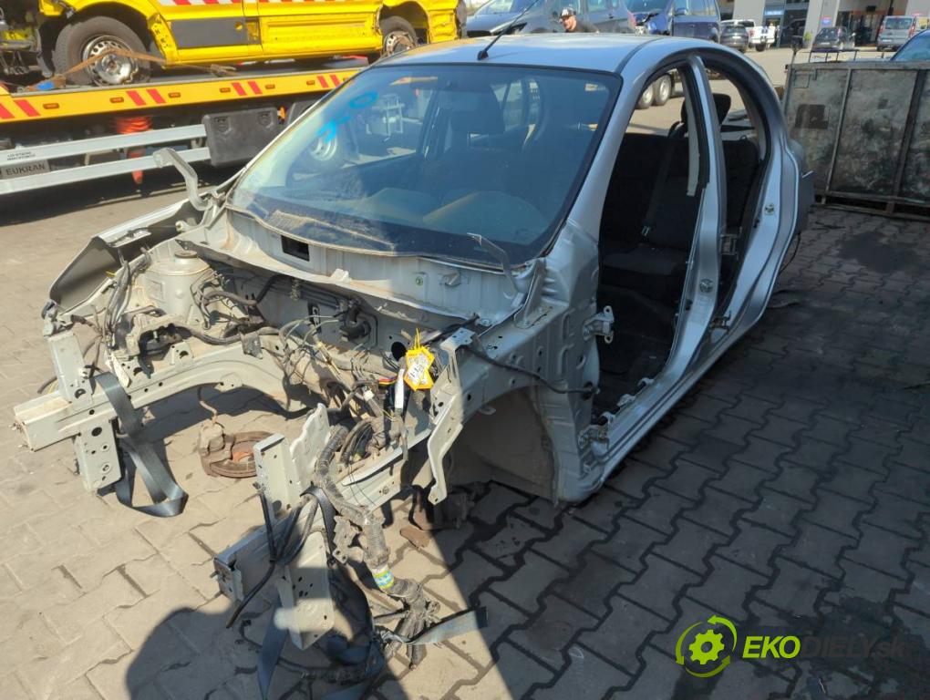 NISSAN MICRA IV (K13K) 2010 - 2022    1.2 59 kW [80 KM] benzyna 2010 - 2015  KAROSERIA ČTVRŤÁK blatník zadní část levý pravý práh střecha PODŁUŻNICA levý pravý