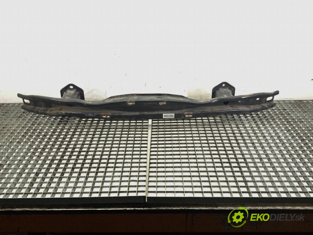 BMW F30 sedan 2016 180 kW 328 i 1997 výztuha nárazníka zadní část  (Výztuhy zadní)