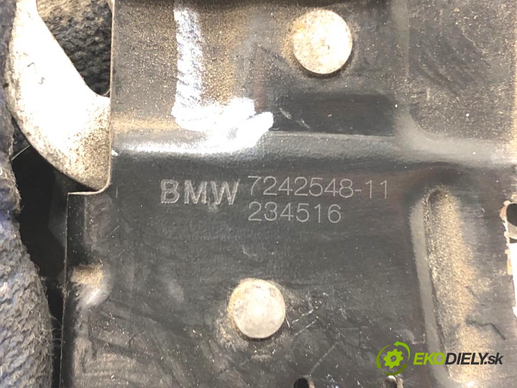 BMW F30 sedan 2016 180 kW 328 i 1997 zámok kapoty levý 7242548