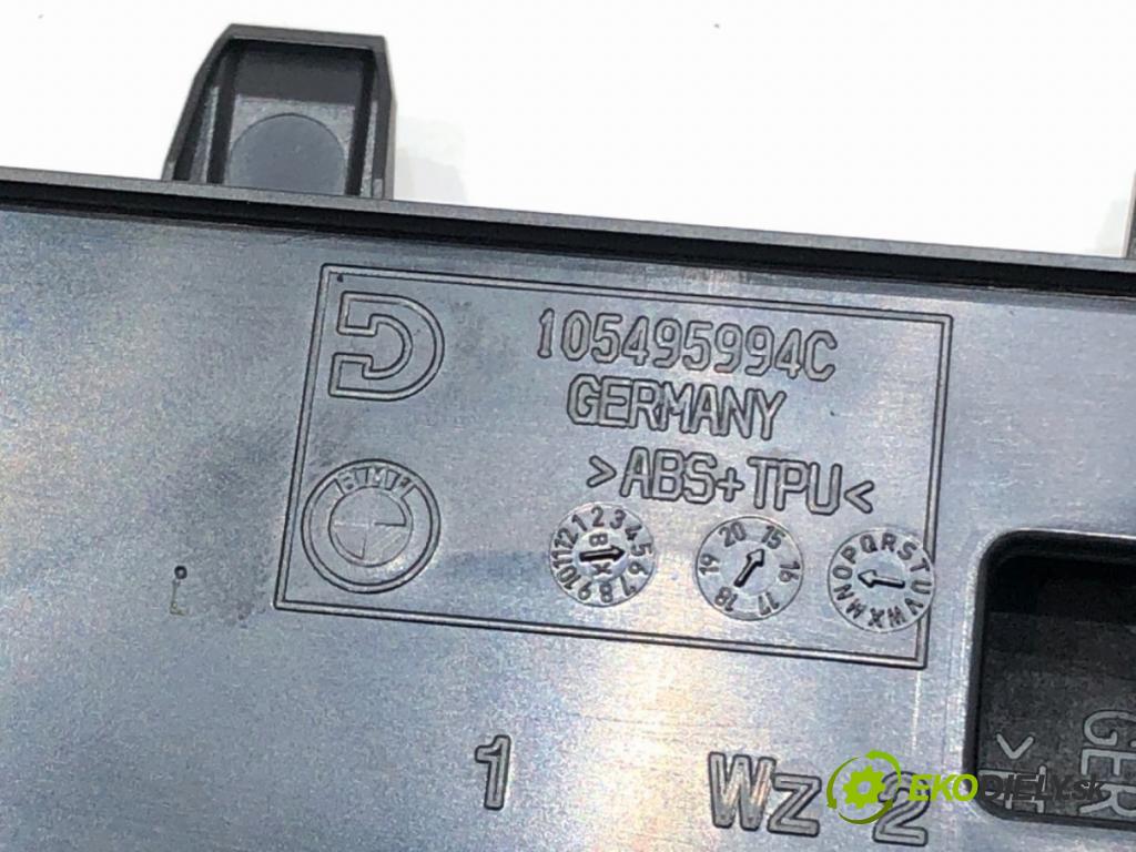 BMW F30 sedan 2016 180 kW 328 i 1997 Držiak na nápoje 105495994C (Držiak (úchyt) na nápoje)