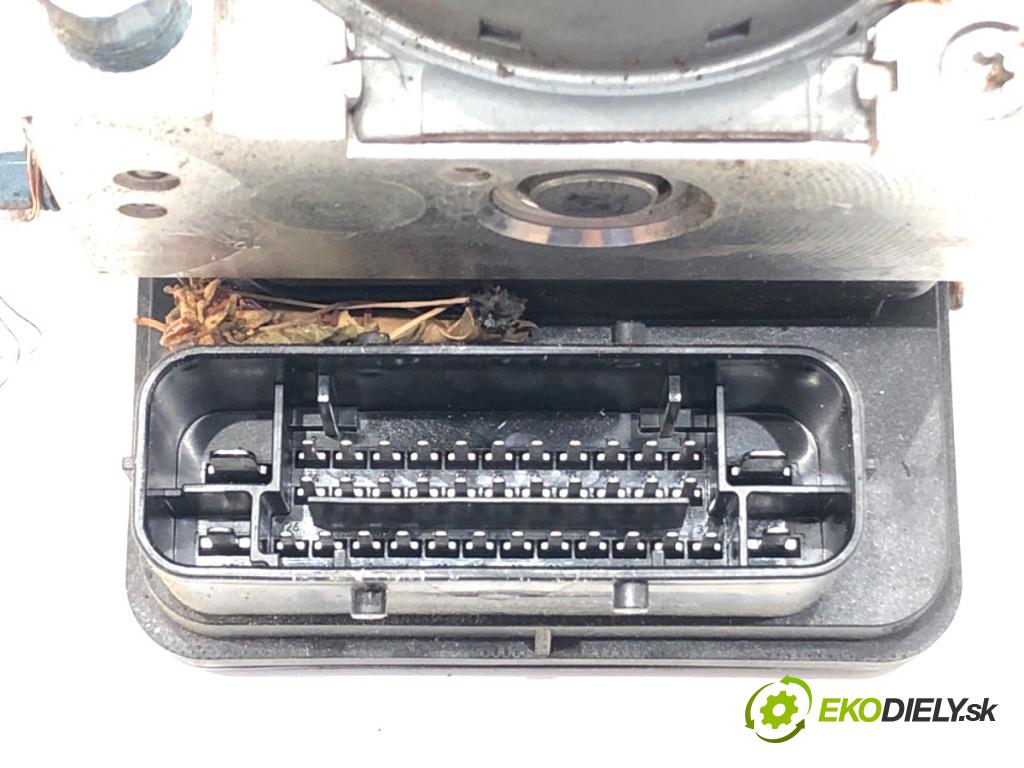 BMW F30 sedan 2016 180 kW 328 i 1997 Pumpa ABS 6881172 (Pumpa ABS)
