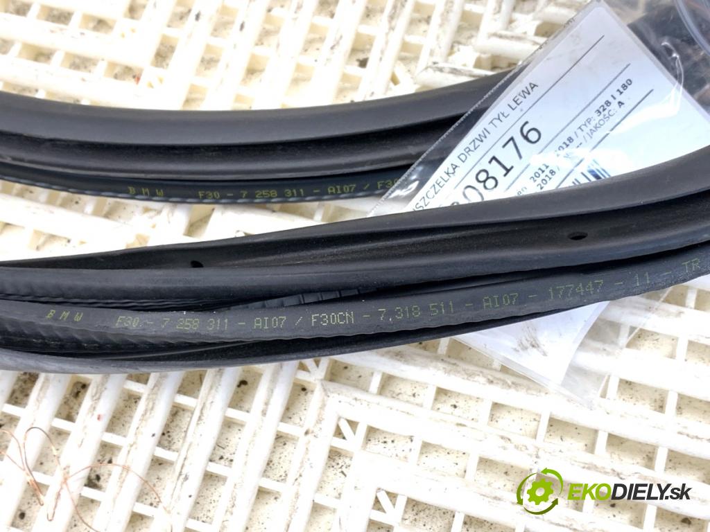 BMW F30 sedan 2016 180 kW 328 i 1997 tesnenie Dvere zad ľavá strana 7318511 (Karoséria ostatné)