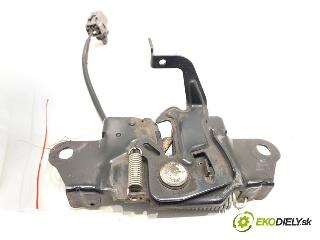 MAZDA 3 BM liftback 2016 121 kW 2.0 1998 zámok kapoty přední část 