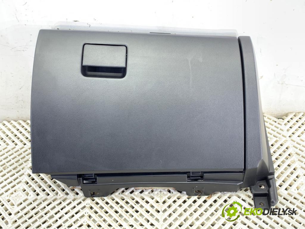 MAZDA 3 BM liftback 2016 121 kW 2.0 1998 Priehradka, kastlík spolujazdca  (Priehradka (kastlík))