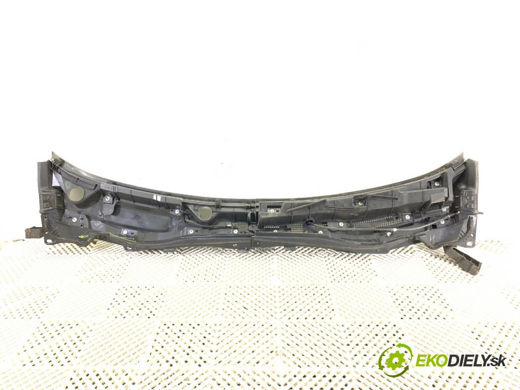 MAZDA 3 BM liftback 2016 121 kW 2.0 1998 Torpédo, plast pod čelné okno  (Torpédo (plast pod čelným sklom))