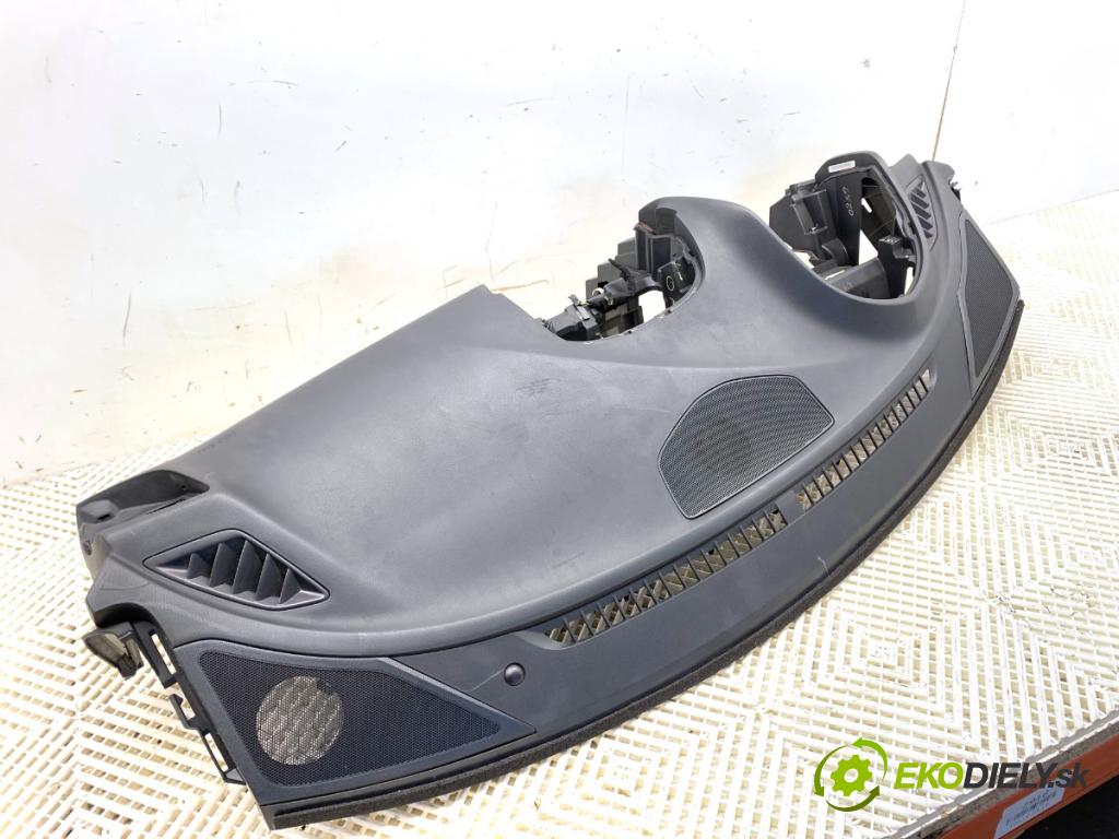 MAZDA 3 BM liftback 2016 121 kW 2.0 1998 Palubná doska  (Palubná doska)