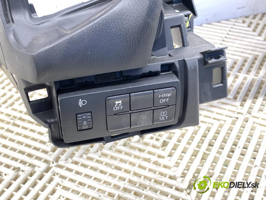 MAZDA 3 BM liftback 2016 121 kW 2.0 1998 Palubná doska  (Palubná doska)