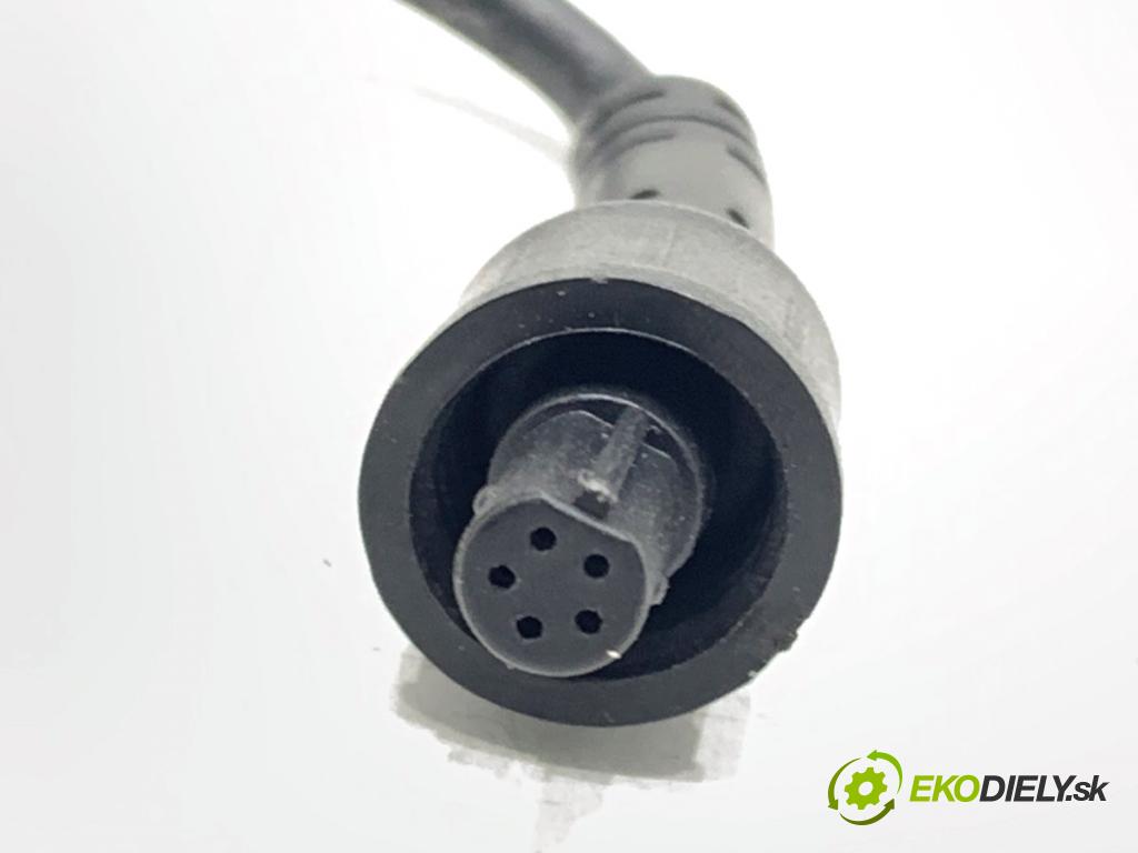 MAZDA 3 BM liftback 2016 121 kW 2.0 1998 KAMERA ZPĚT: