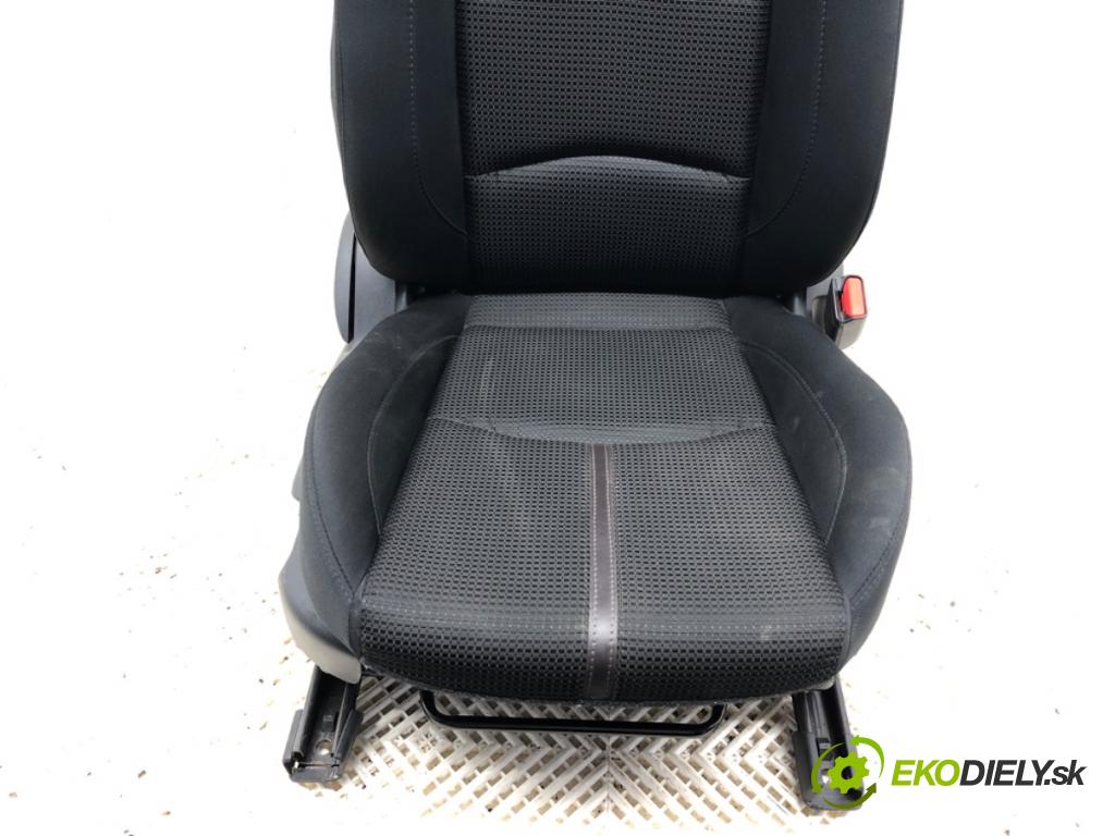 MAZDA 3 BM liftback 2016 121 kW 2.0 1998 Sedadlo pravy predný