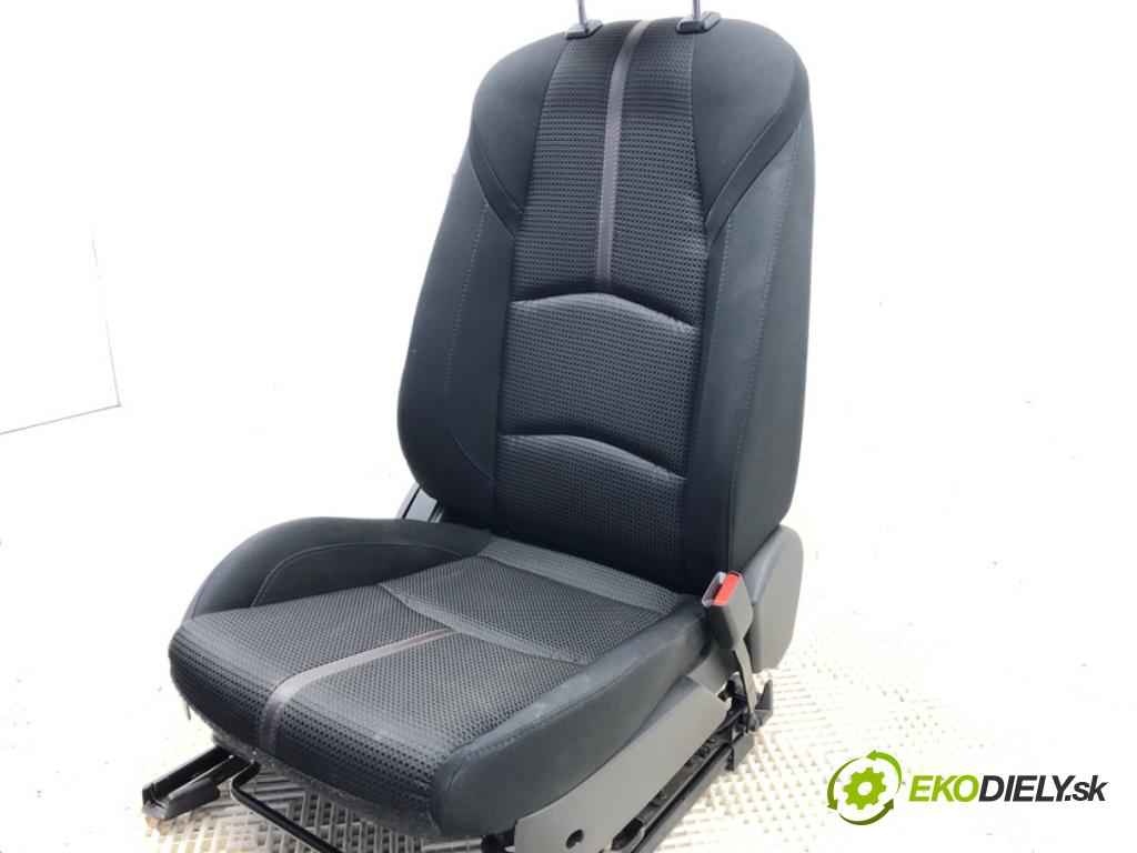 MAZDA 3 BM liftback 2016 121 kW 2.0 1998 Sedadlo pravy predný