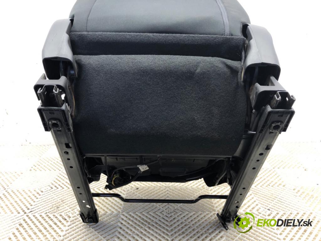 MAZDA 3 BM liftback 2016 121 kW 2.0 1998 Sedadlo pravy predný