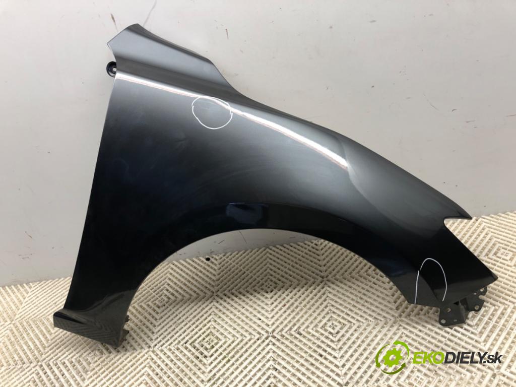 MAZDA 3 BM liftback 2016 121 kW 2.0 1998 blatník pravý přední část 
