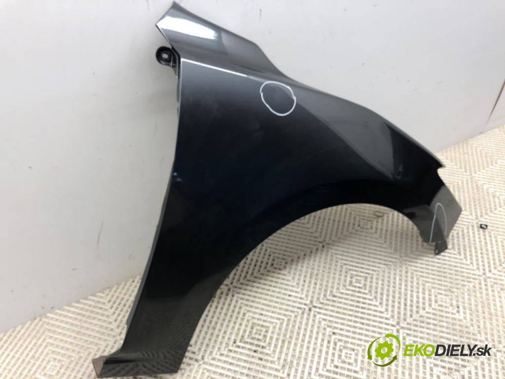 MAZDA 3 BM liftback 2016 121 kW 2.0 1998 blatník pravý přední část
