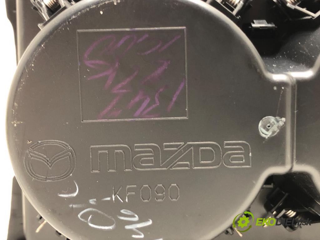 MAZDA 3 BM liftback 2016 121 kW 2.0 1998 Držiak na nápoje  (Držiak (úchyt) na nápoje)