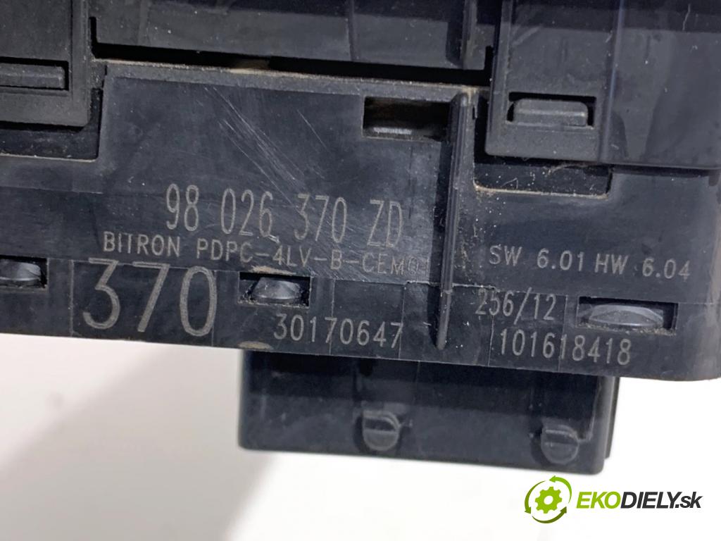 PEUGEOT 508 SW I Kombi 2012 100 kW 2.0 HDi 1997 Prepínač okien 98026370ZD (Prepínacie páčky pod volantom)