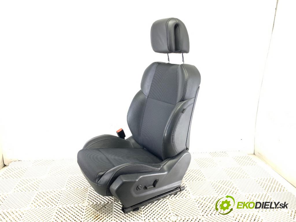 PEUGEOT 508 SW I Kombi 2012 100 kW 2.0 HDi 1997 Sedadlo ľavy predný