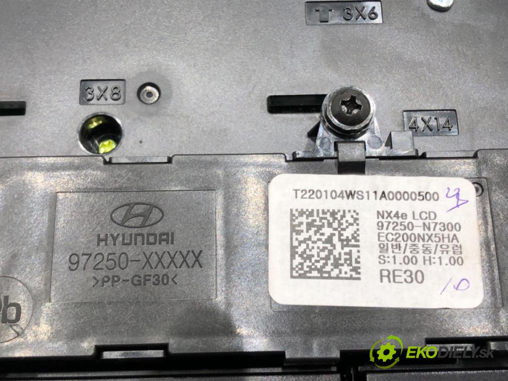HYUNDAI TUCSON SUV 2022 110 kW 1.6 T-GDi 1598 Dislpej 96525-N7000RET (Prístrojová doska, displej)