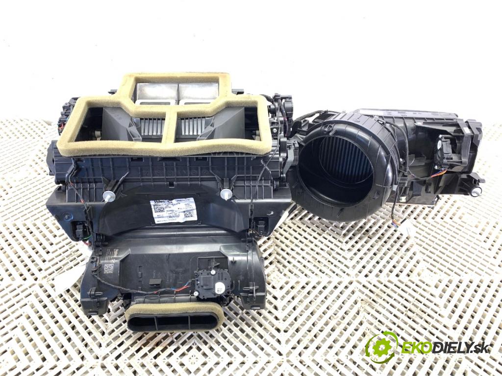 BMW G21 Kombi 2021 190 kW 330 i 1998 Výhrevné teleso, radiátor kúrenia komplet KOMBAJN 7949741 (Radiátor kúrenia)