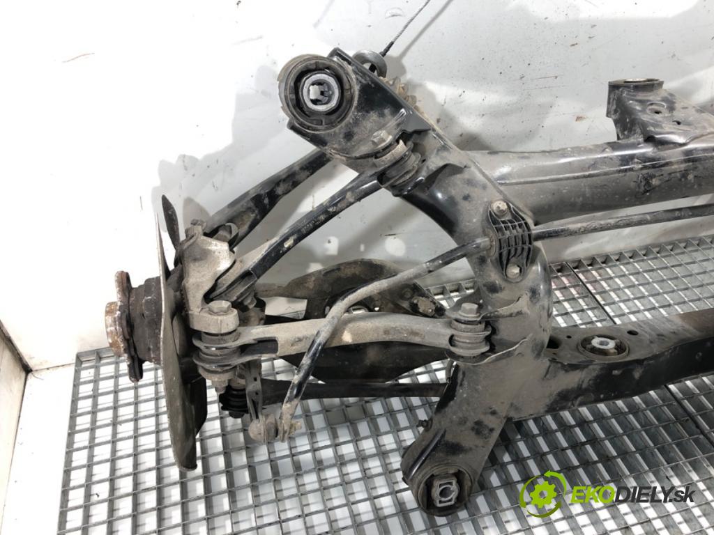 BMW G21 Kombi 2021 190 kW 330 i 1998 výztuha zadní část 6886448