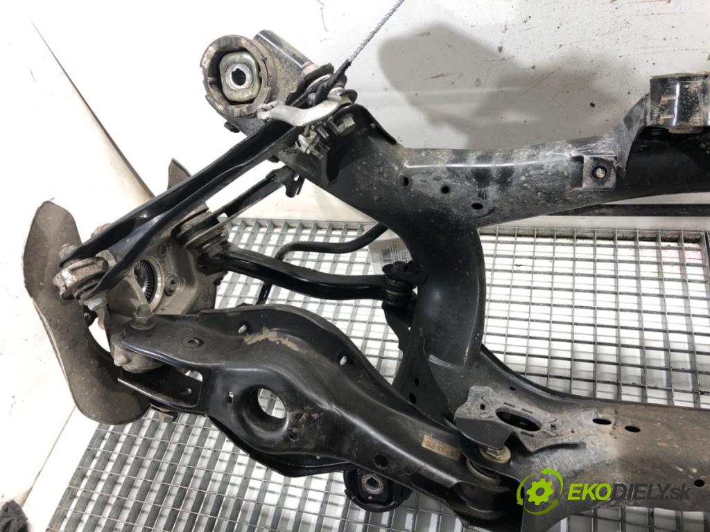 BMW G21 Kombi 2021 190 kW 330 i 1998 výztuha zadní část 6886448