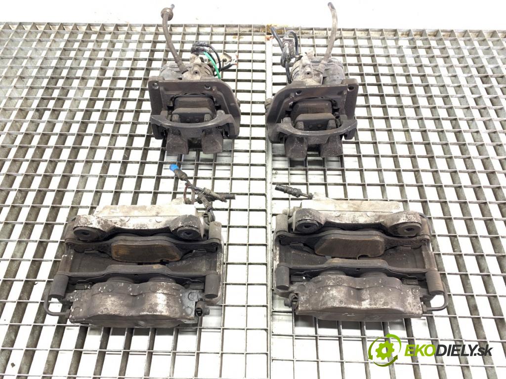 BMW G21 Kombi 2021 190 kW 330 i 1998 SVORKY: predný zad 6885840