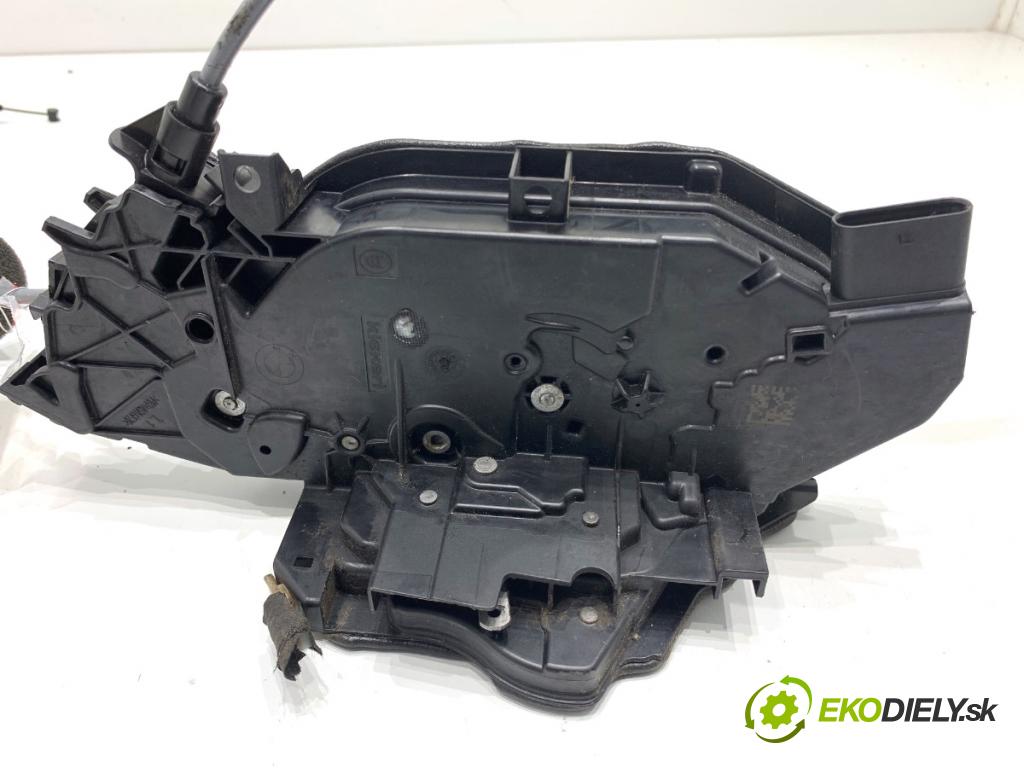 BMW G21 Kombi 2021 190 kW 330 i 1998 zámok dveře levý přední část 7445049