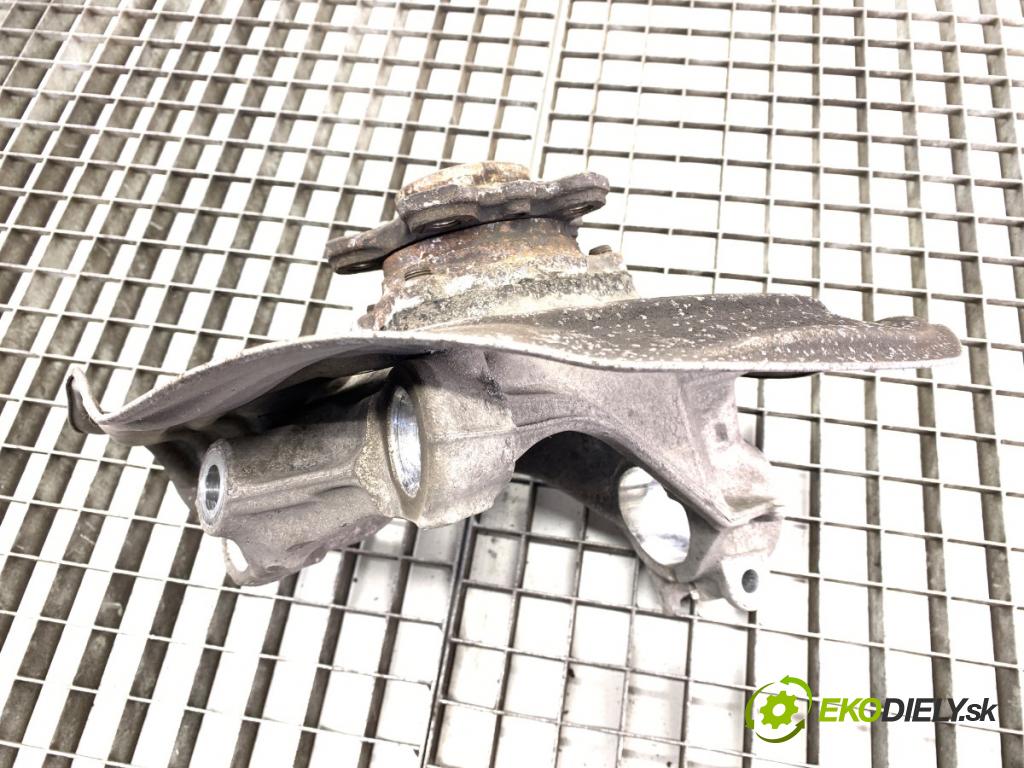 BMW G21 Kombi 2021 190 kW 330 i 1998 náboj pravy predný 621654-15