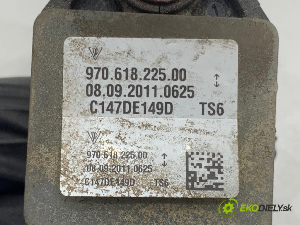 PORSCHE PANAMERA liftback 2012 294 kW 4.8 4S 4806 Snímač nárazu 97061822500 (Snímač nárazu)