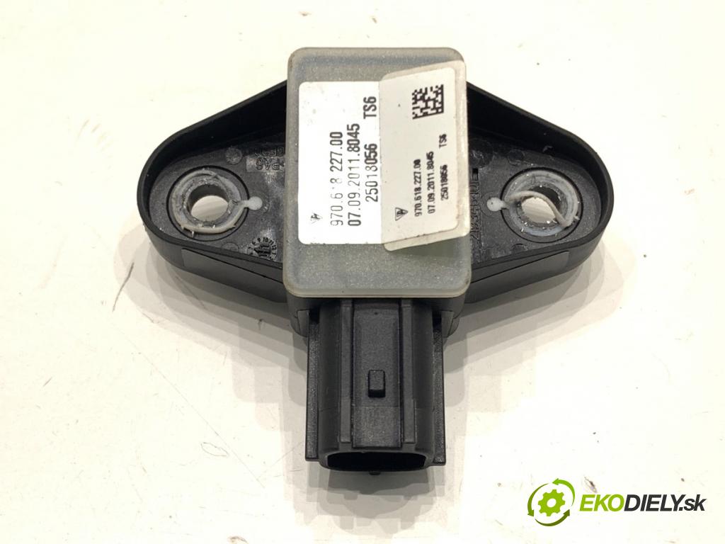 PORSCHE PANAMERA liftback 2012 294 kW 4.8 4S 4806 Snímač nárazu 97061822700 (Snímač nárazu)