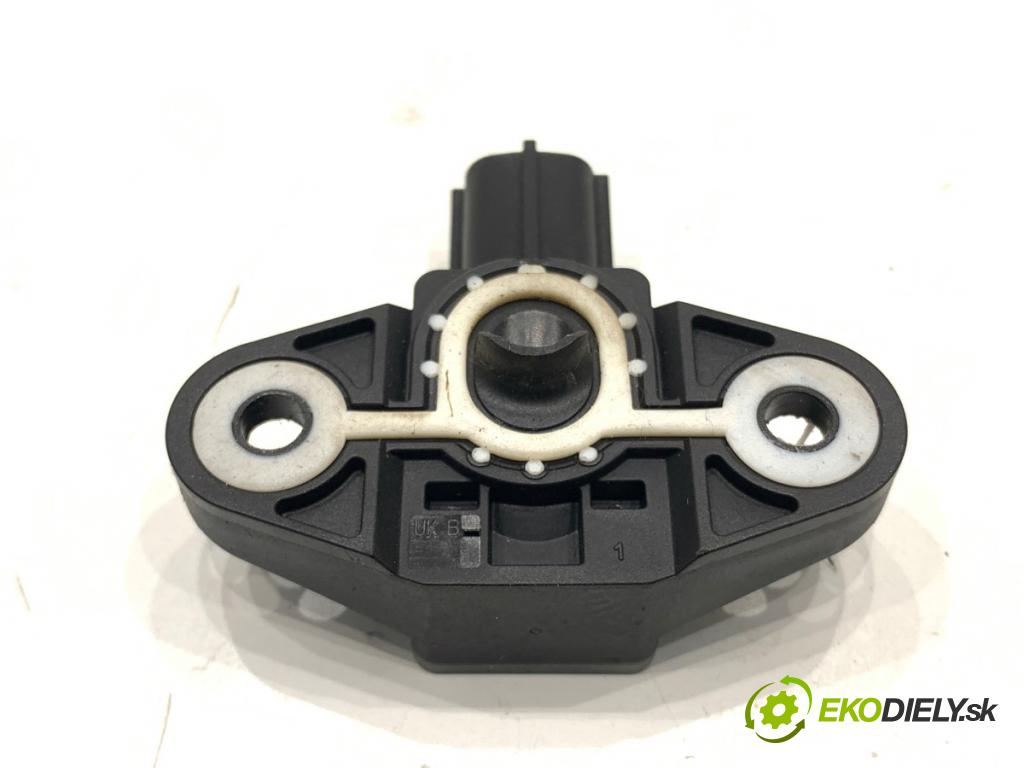 PORSCHE PANAMERA liftback 2012 294 kW 4.8 4S 4806 Snímač nárazu 97061822700 (Snímač nárazu)