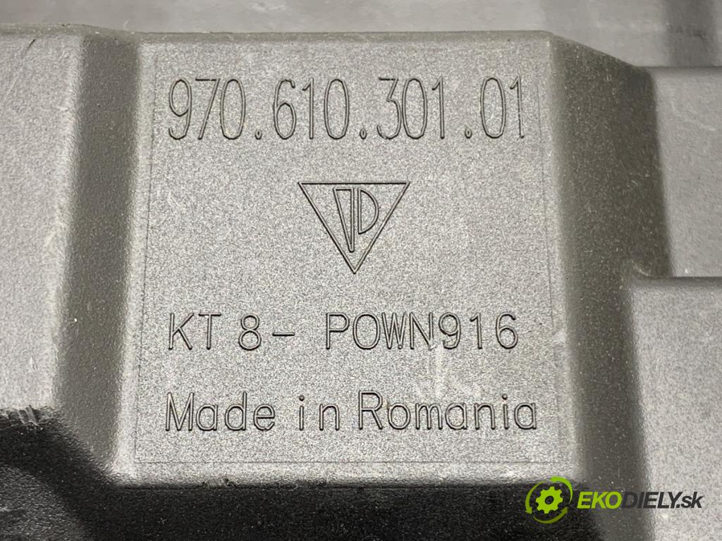 PORSCHE PANAMERA liftback 2012 294 kW 4.8 4S 4806 Skrinka poistková 97061030101 (Poistková skrinka)