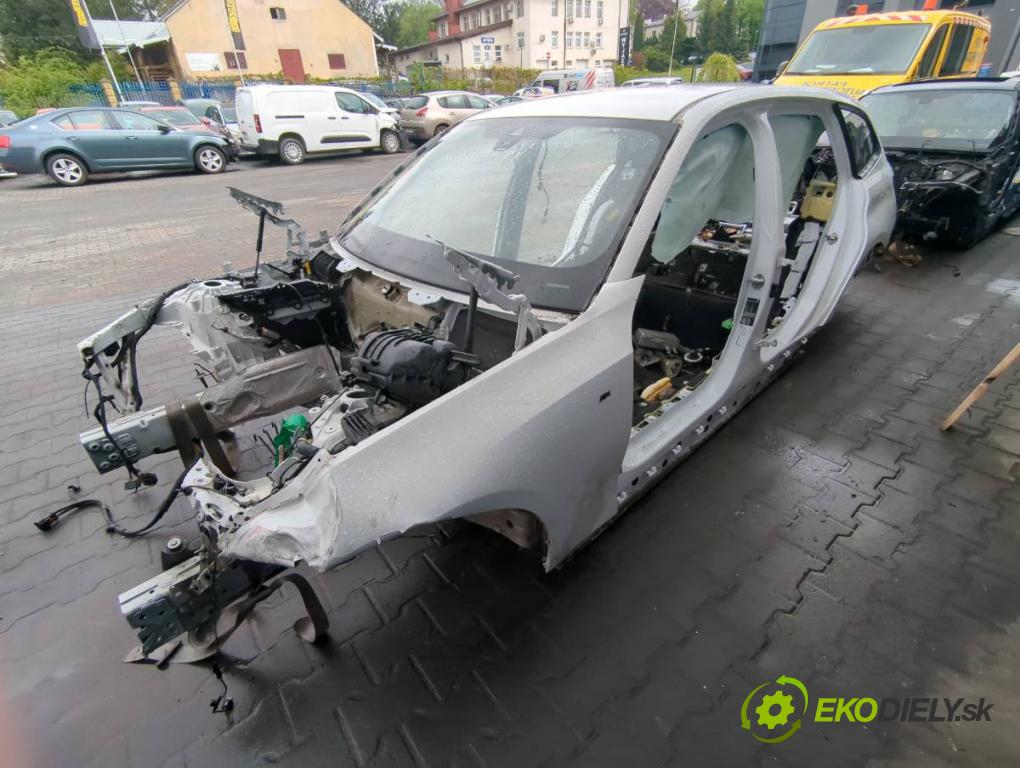 BMW G21 Kombi 2021 190 kW 330 i 1998 KAROSERIA ČTVRŤÁK blatník zadní část levý pravý práh střecha PODŁUŻNICA levý pravý