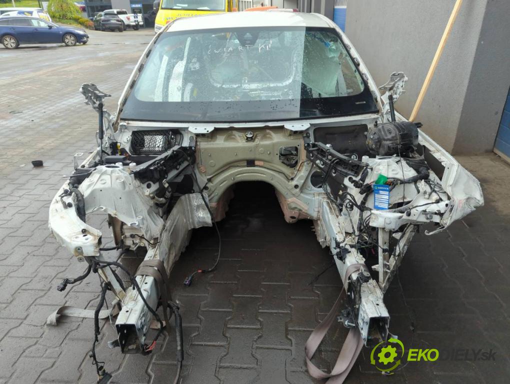 BMW G21 Kombi 2021 190 kW 330 i 1998 KAROSERIA ČTVRŤÁK blatník zadní část levý pravý práh střecha PODŁUŻNICA levý pravý