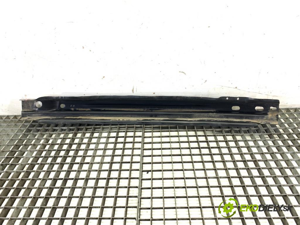 AUDI A4 B8 Kombi 2008 105 kW 2.0 TDI 1968 Výstuha nárazníka zad 8T0807313 (Výstuha zadná)