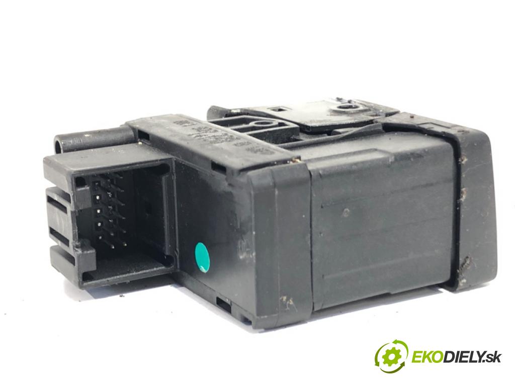 AUDI A4 B8 Kombi 2008 105 kW 2.0 TDI 1968 Spínač brzdy ručnej brzdy 8K1927225B (Prepínacie páčky pod volantom)